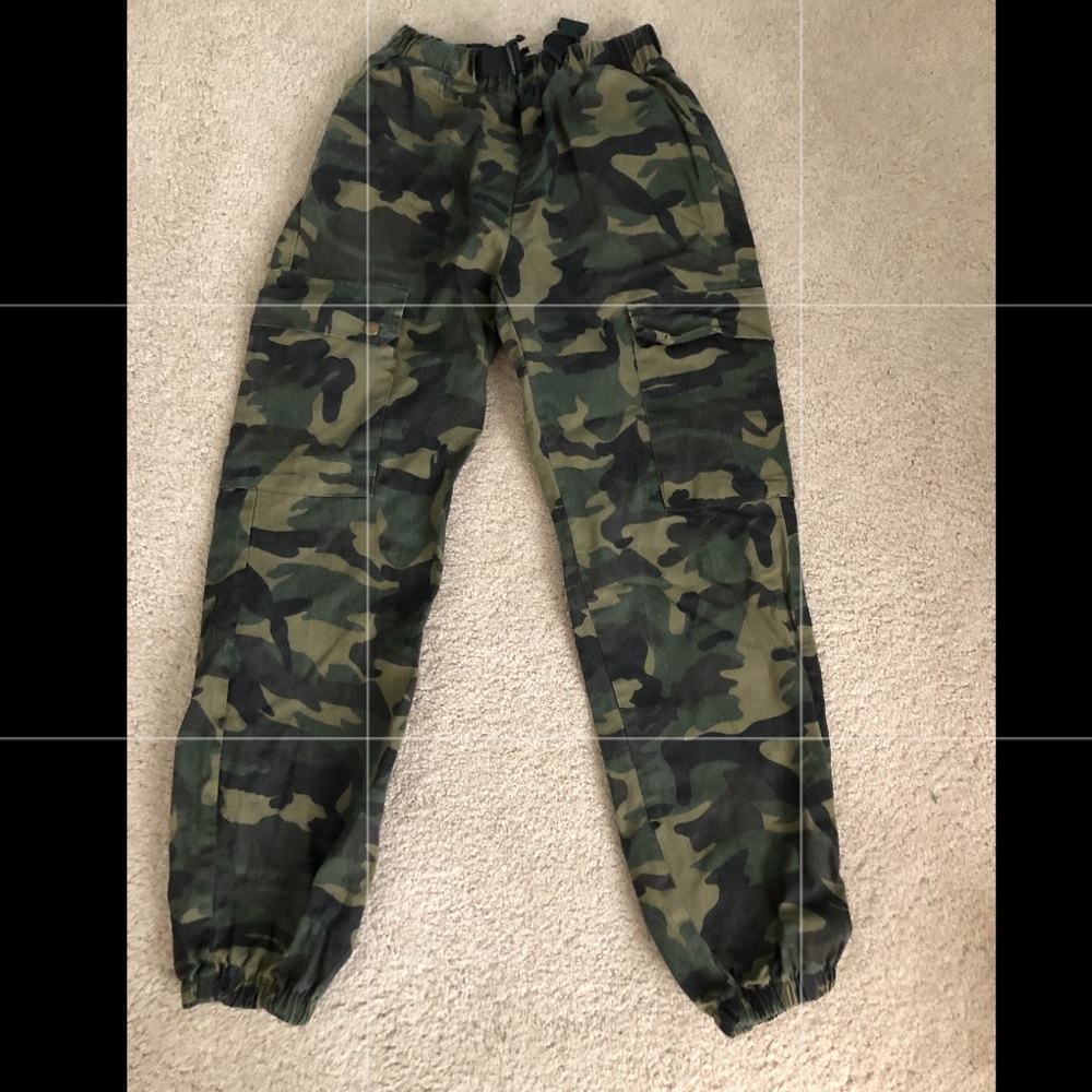 SHEIN camouflage pants with belt